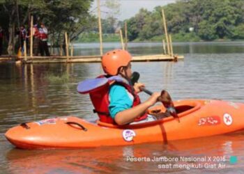 Main Air, Basah Kuyup?