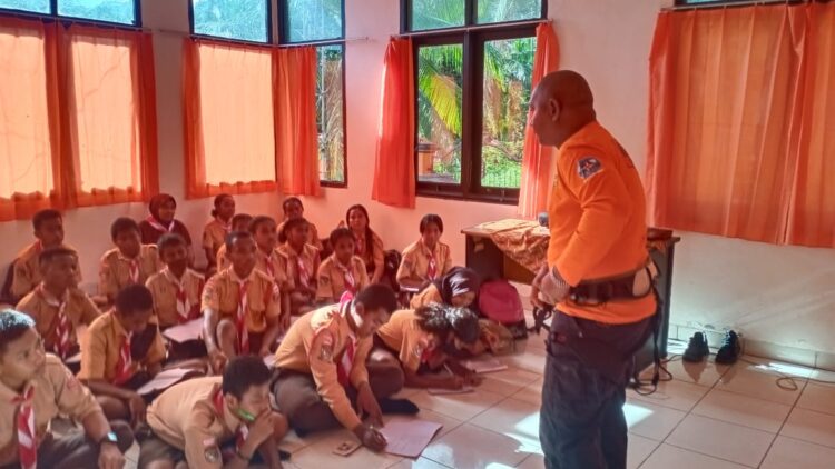 Kerjasama dengan Pos SAR Serui Kwarcab Kepulauan Yapen Selenggarakan Pelatihan Mounteneering bagi Peserta Jamnas XI 2022