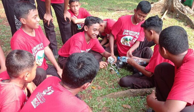 Keseruan Bermain Roket Air