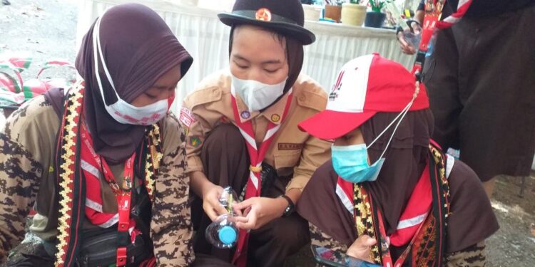 Botol Bekas Jadi Bunga Cantik di Arena Jamnas XI 2022
