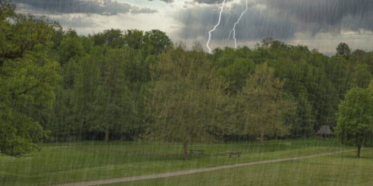 Waspada Hujan dan Petir di Buperta Cibubur